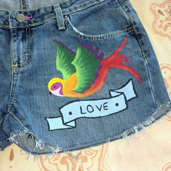 Distressed Hand Painted Shorts Faithful Love Bird - Picture 3 of 5